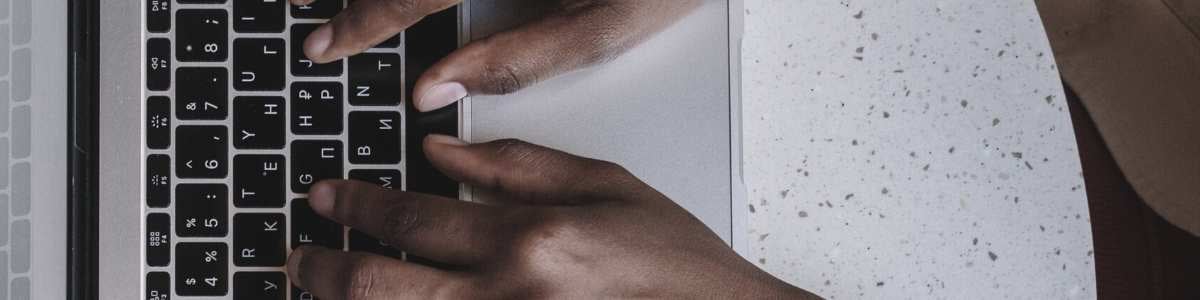 Een CFO zoekt informatie over de meest gewaardeerde hard skills op de markt