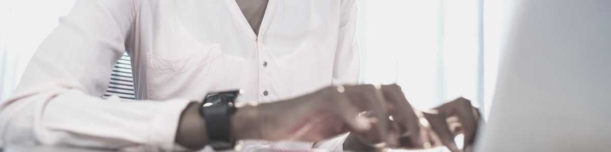 Een CFO is klaar om haar financiële ratio's optimaal te benutten