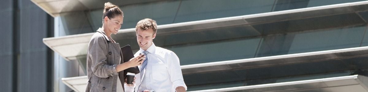 Twee CFO's maken zich op om reporting te implementeren in hun organisatie