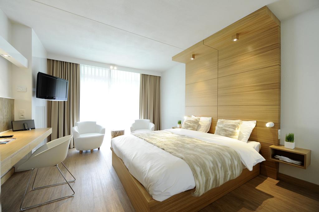 Van der Valk hotel room